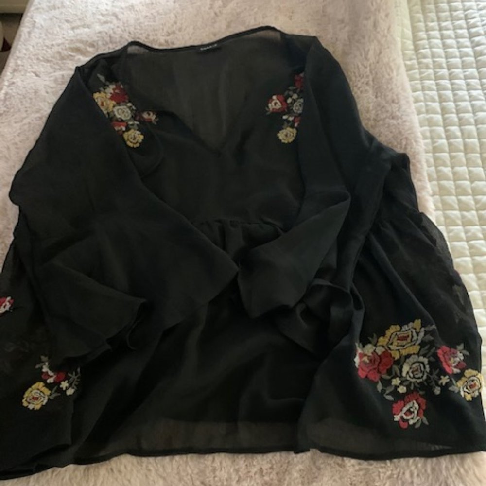 Flowy Black Top